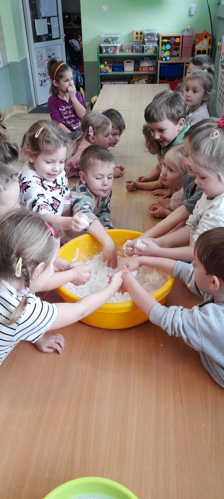 Zimowe eksperymenty w przedszkolu