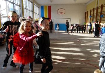 Zabawa karnawałowa grupa młodsza