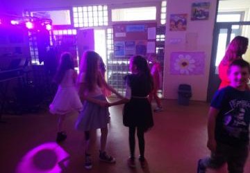 Zabawa karnawałowa klas starszych