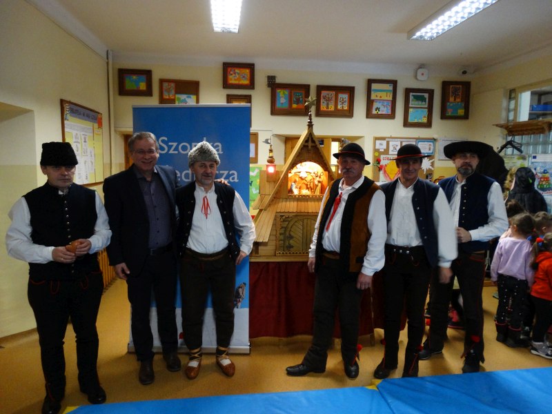 Lalkowa szopka kolędnicza