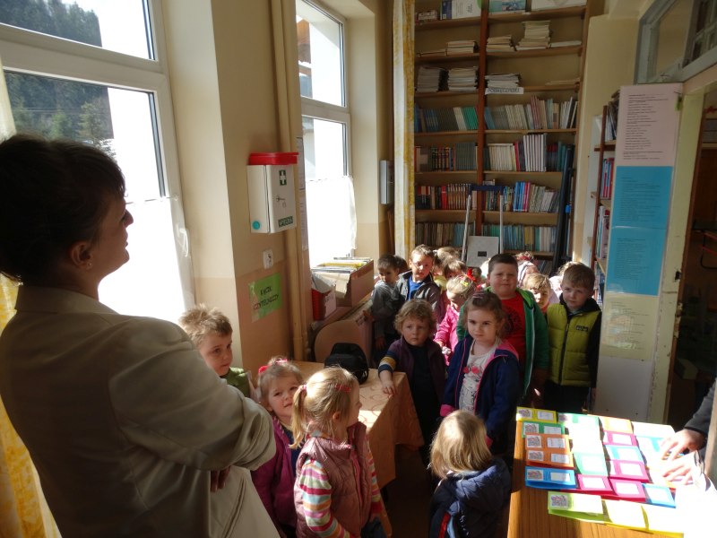 Przedszkolaki w bibliotece